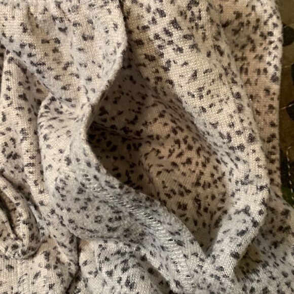 DANSKIN, lounge pants, medium, front pockets, great condition - Picture 7 of 11